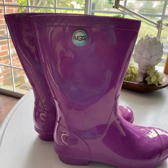 Ugg rain boots - Picture 2 of 6